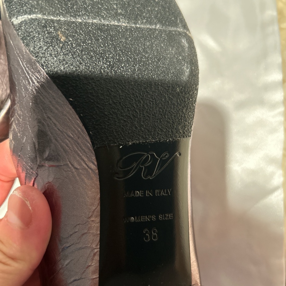NEW Roger Vivier Buckle Pumps (size 38) - Picture 6 of 10